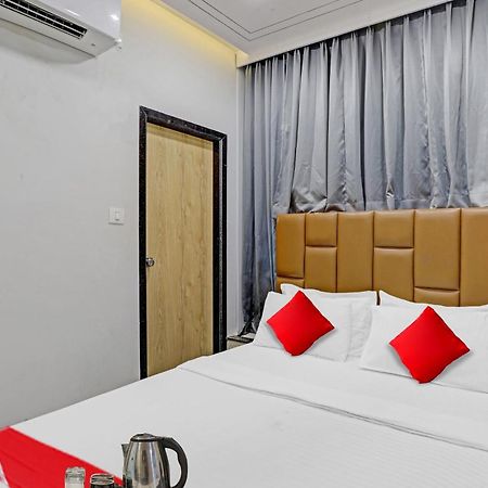 Hotel O Royal Orbit สุรัต ภายนอก รูปภาพ