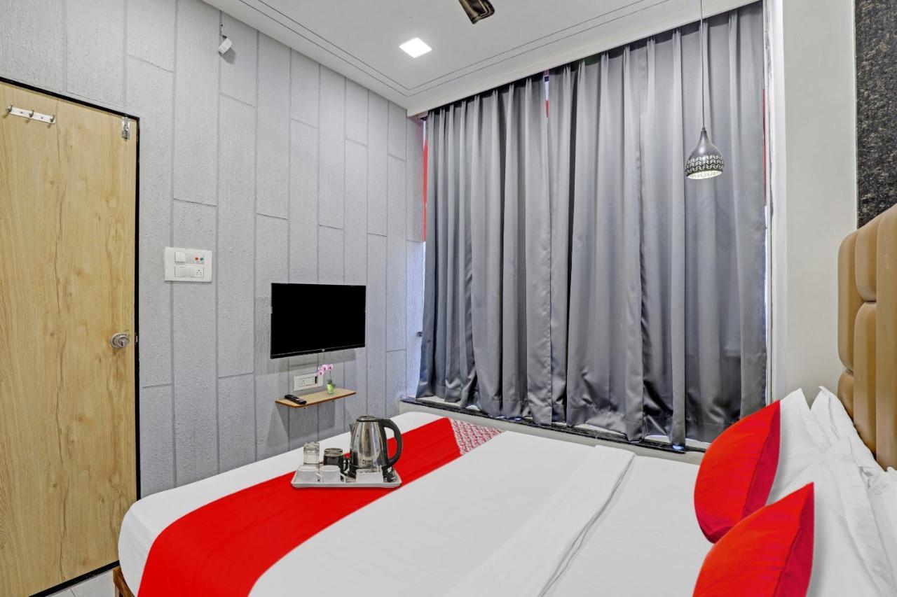 Hotel O Royal Orbit สุรัต ภายนอก รูปภาพ