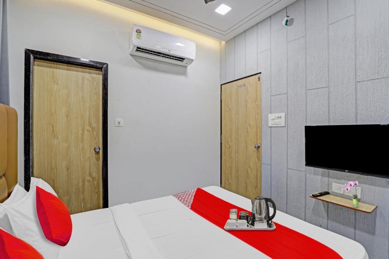 Hotel O Royal Orbit สุรัต ภายนอก รูปภาพ