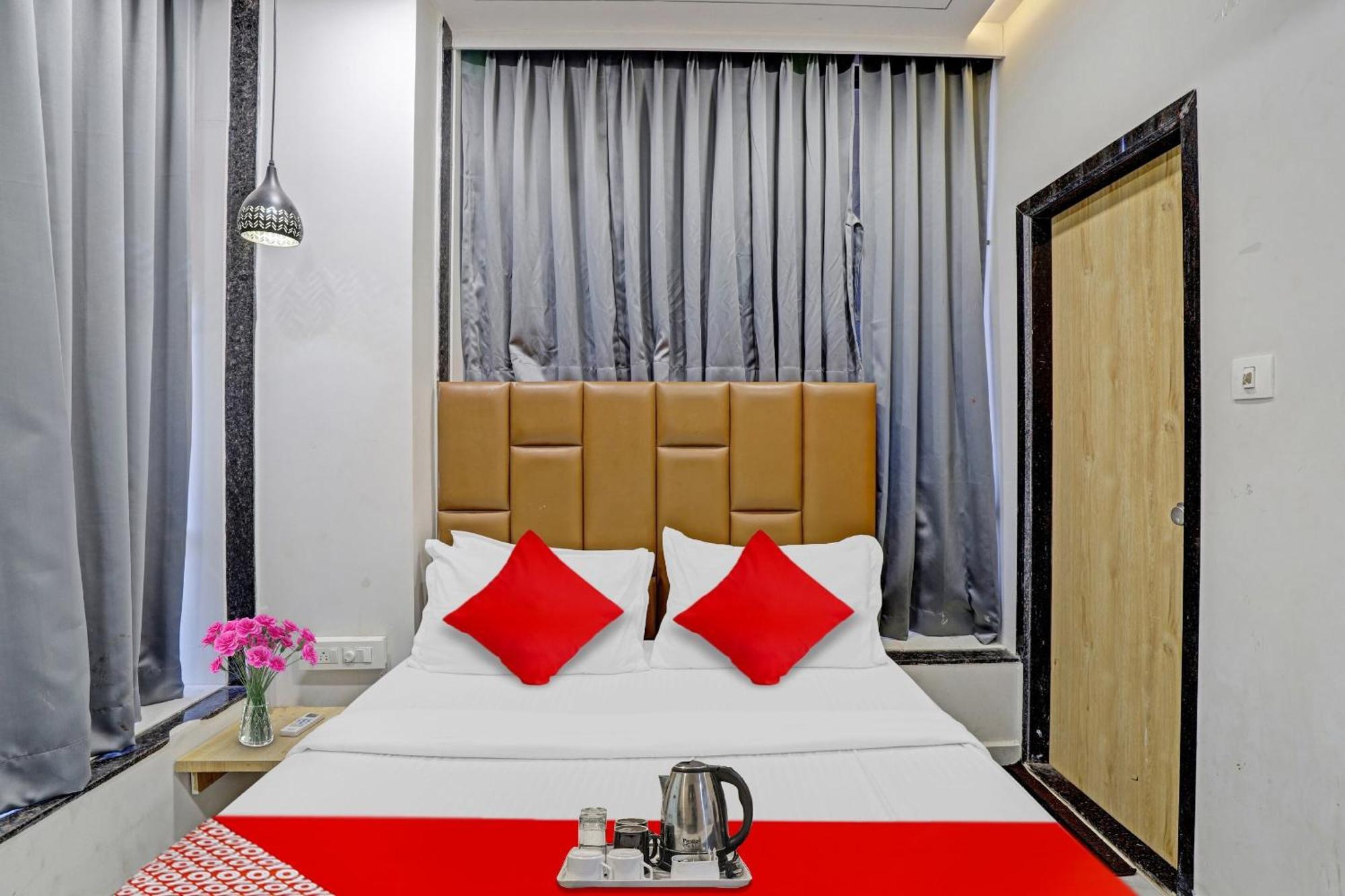 Hotel O Royal Orbit สุรัต ภายนอก รูปภาพ