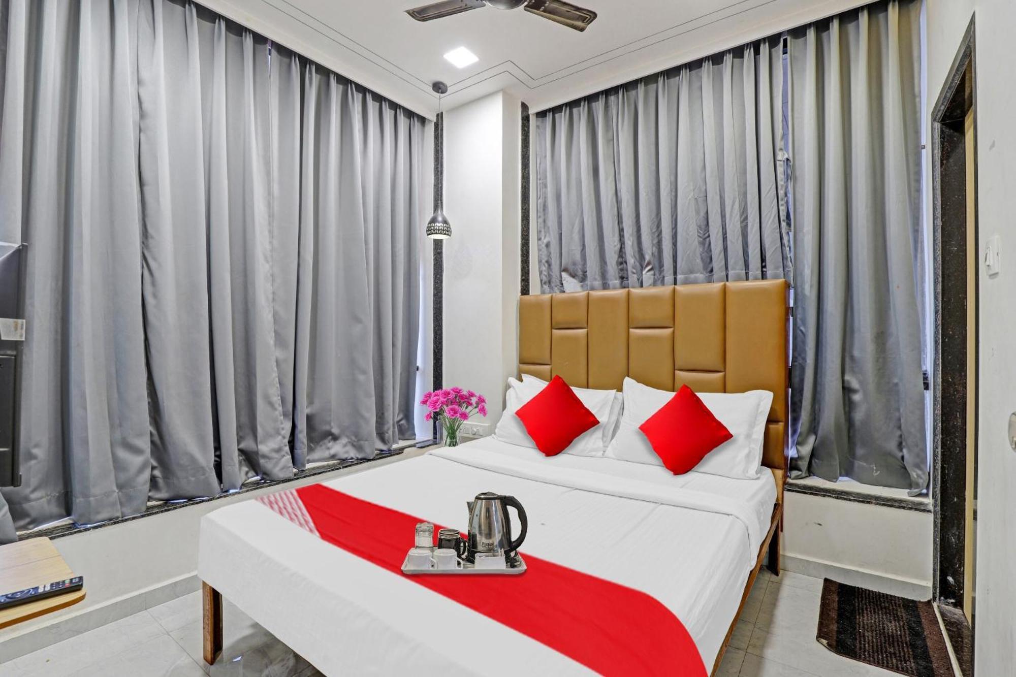 Hotel O Royal Orbit สุรัต ภายนอก รูปภาพ