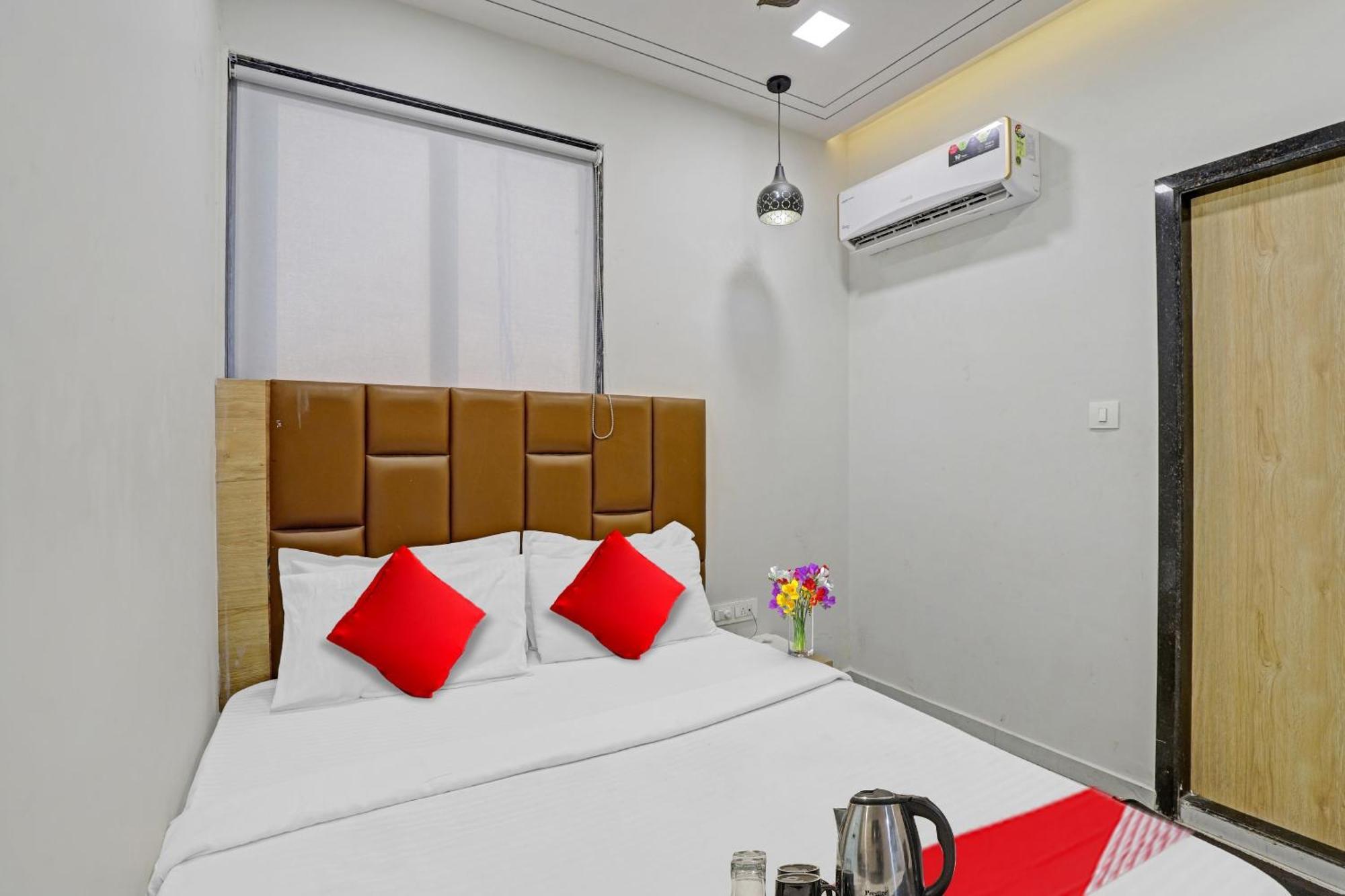 Hotel O Royal Orbit สุรัต ภายนอก รูปภาพ