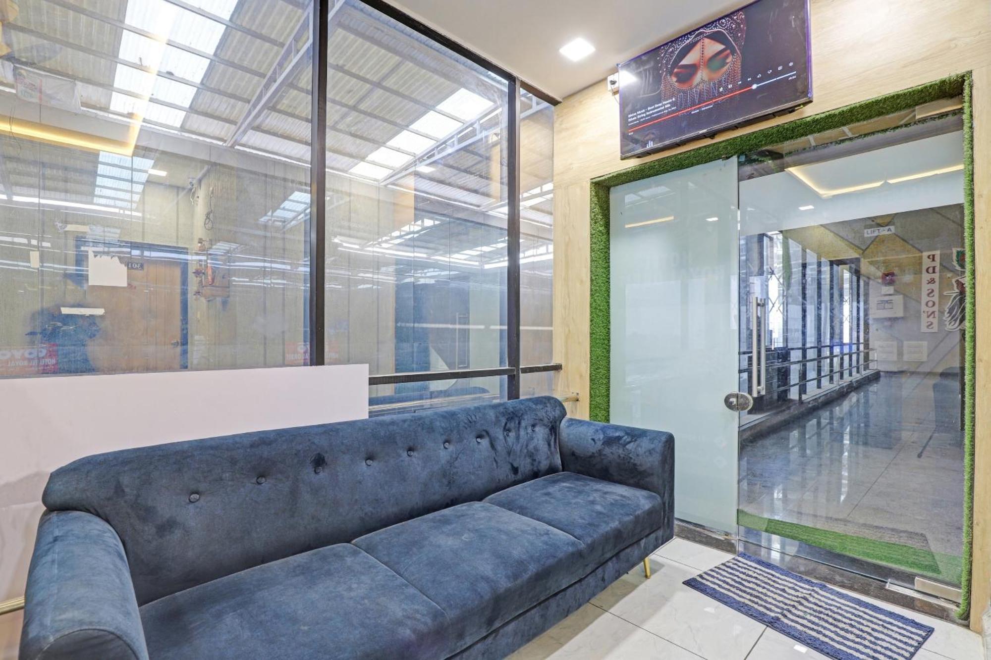 Hotel O Royal Orbit สุรัต ภายนอก รูปภาพ